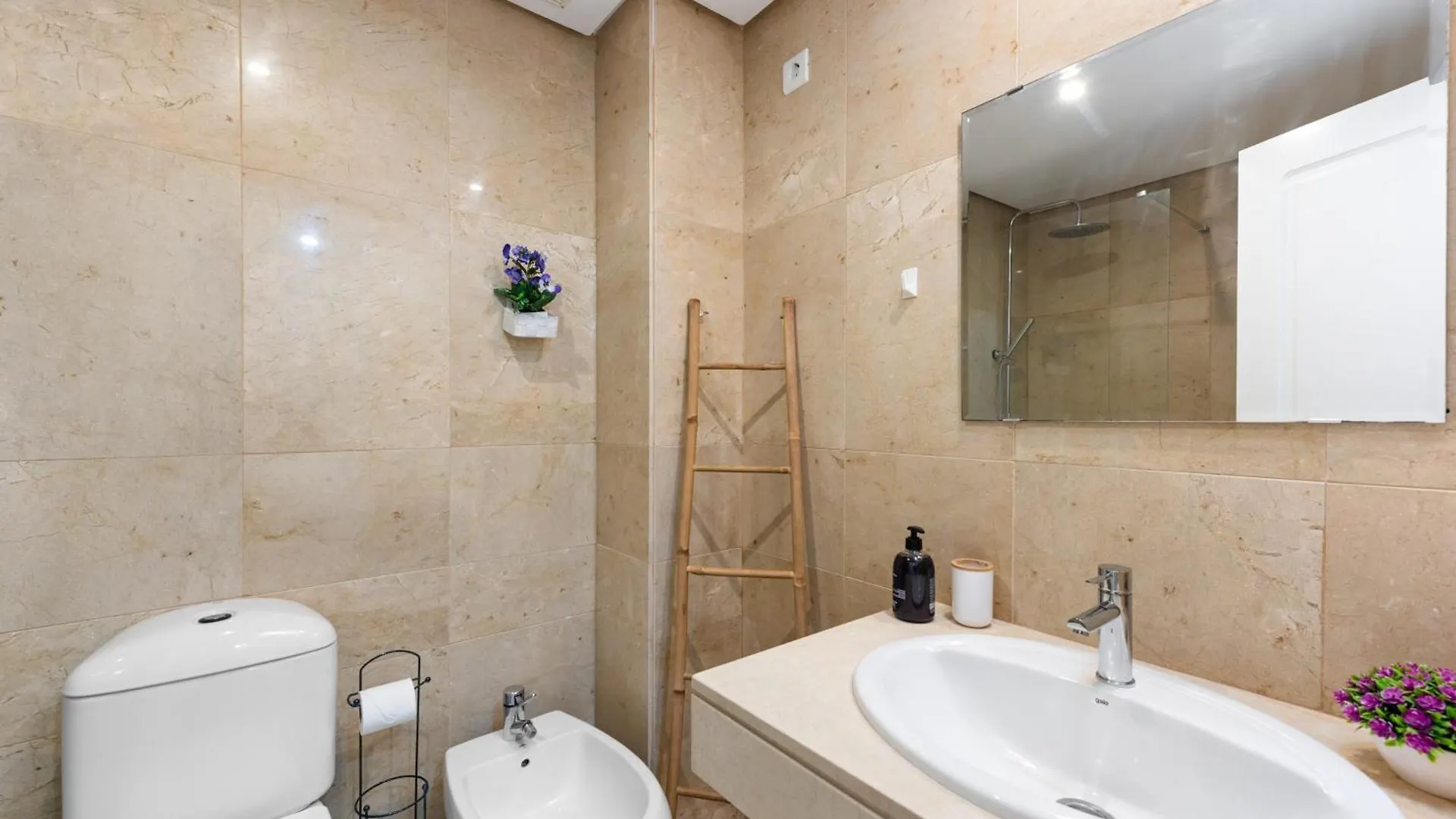 Beach Apartment In La Duquesa Marina Кастильо-де-Сабинильяс